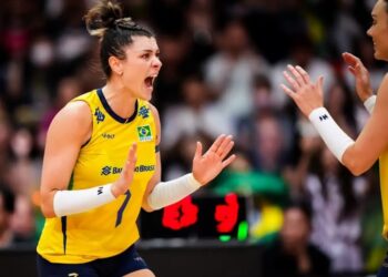 Brasil vence a França pelo Mundial de vôlei feminino e pega Itália na semifinal
