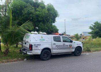 Moradores encontram homem morto em sofá no Crespo, em Manaus/Am