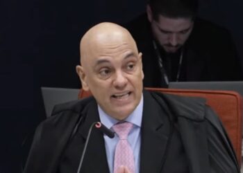 Moraes abre julgamento de Bolsonaro com leitura de voto