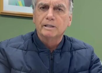 Bolsonaro planeja pedir prisão domiciliar caso seja condenado