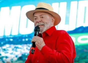 Em Manaus, Lula assina projeto que repassa R$ 150 milhões para combater desmatamento
