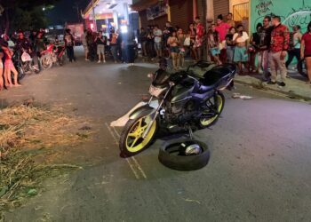 Jovem tem cabeça esmagada por ônibus em acidente em Manaus