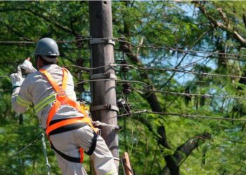 Desligamento programado deixará 5 bairros sem energia nesta terça-feira 