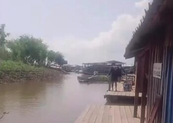 Criança de 4 anos cai no Rio Solimões e desaparece no Amazonas