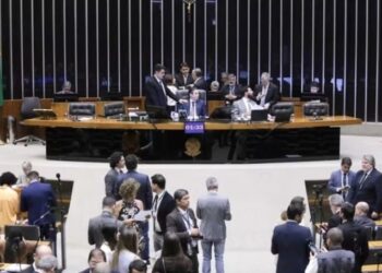 Câmara dos Deputados autoriza novo concurso público com salários de até R$ 34 mil
