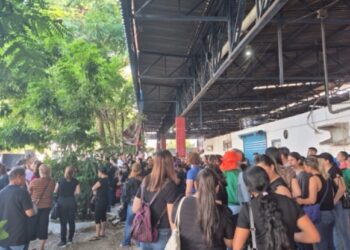 Professores paralisam aulas em Manaus em protesto contra reforma da Previdência