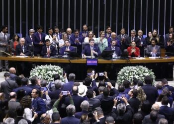 Senado analisa PEC da Blindagem nesta quarta; relator recomenda rejeição