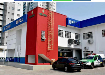 Mulher é presa em Manaus por torturar enteados e causar fraturas no crânio e na costela de bebê