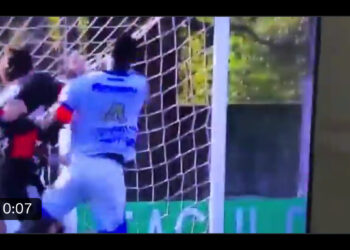 Chamado de “macaco”, jogador reage com soco em rival no Paraná