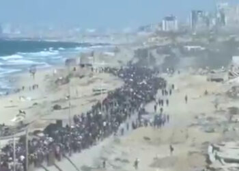 Milhares de palestinos voltam para Gaza em meio aos escombros após acordo de cessar-fogo