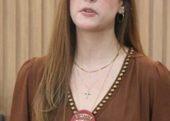 Homem é preso por agredir ex com pedaço de madeira e estuprá-la no São José