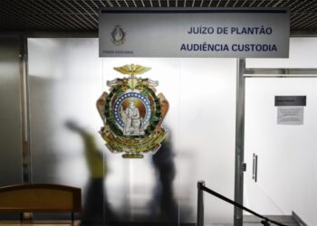 Justiça do Amazonas obriga Estado a garantir alimentação a presos antes de audiência de custódia