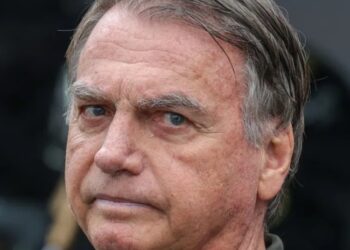 DF quer saber se Bolsonaro tem condições físicas de cumprir pena na Papuda