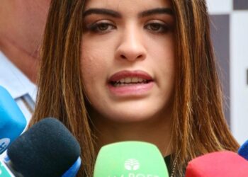 Após descobrir estupro, mãe expulsa filhas e protege marido no Amazonas