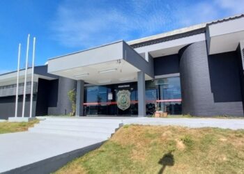 Irmãos são presos por matarem homem a facadas na Compensa