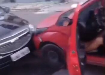 Motorista bate carro e dorme na cena do acidente no Betânia