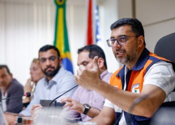 Wilson Lima alinha ações estratégicas para enfretamento à cheia de 2026, durante reunião do Comitê Permanente de Enfrentamento a Eventos Climáticos e Ambientais
