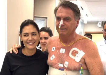 Pré-candidata ao Senado, Michelle diz que renuncia a ‘qualquer coisa’ para cuidar de Bolsonaro