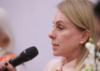 Master pagou 10x mais a Viviane Barci do que a outros escritórios