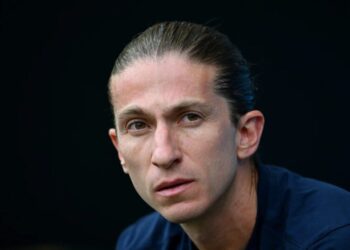 Filipe Luís estreia oficialmente pelo Monaco pela Conference League